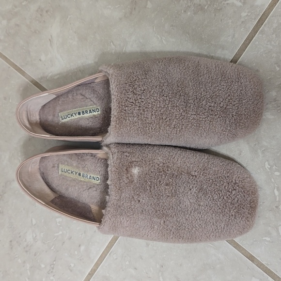 Lucky Brand Shoes - Lucky Brand fur slippers/shoes